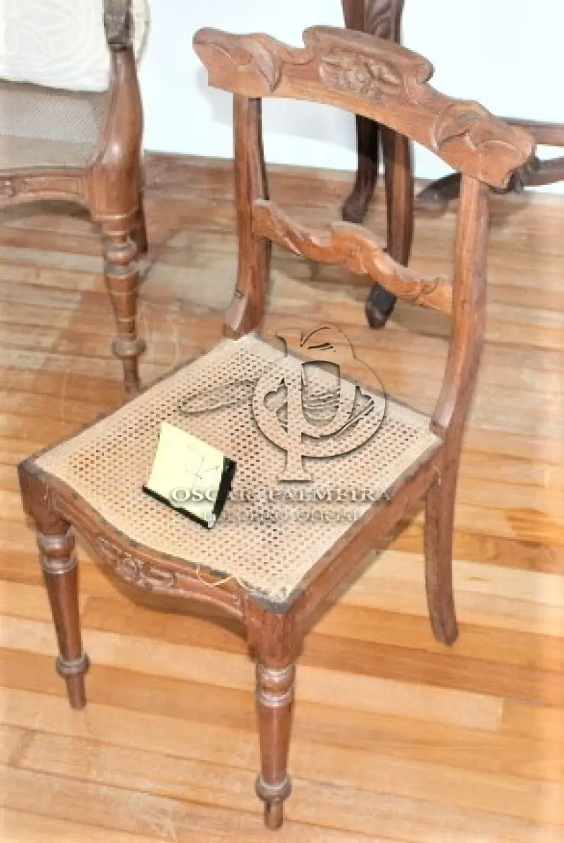 LOTE 071 - CADEIRA