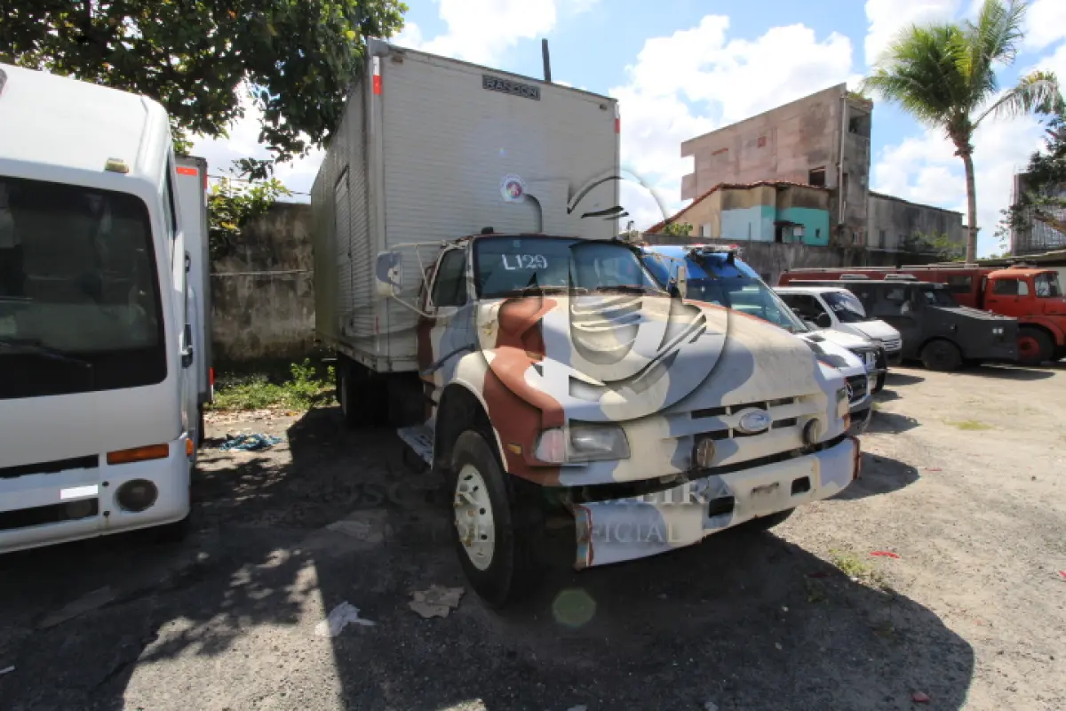 LOTE 129 - VEÍCULO; MARCA/MODELO: FORD/F12000 L FAB/MOD: 1996/1996 PLACA: JKZ2958 CHASSI: 9BFX2SLZ1TDB07854