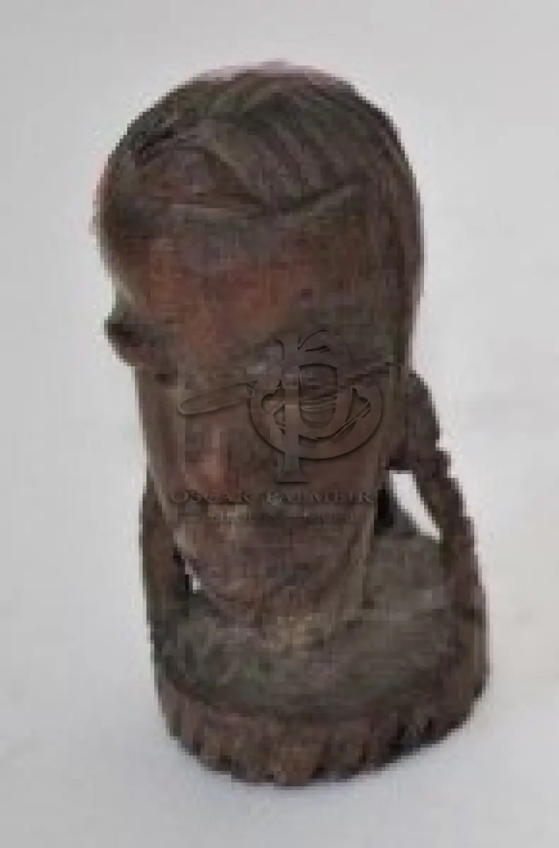 LOTE 056 - ESCULTURA