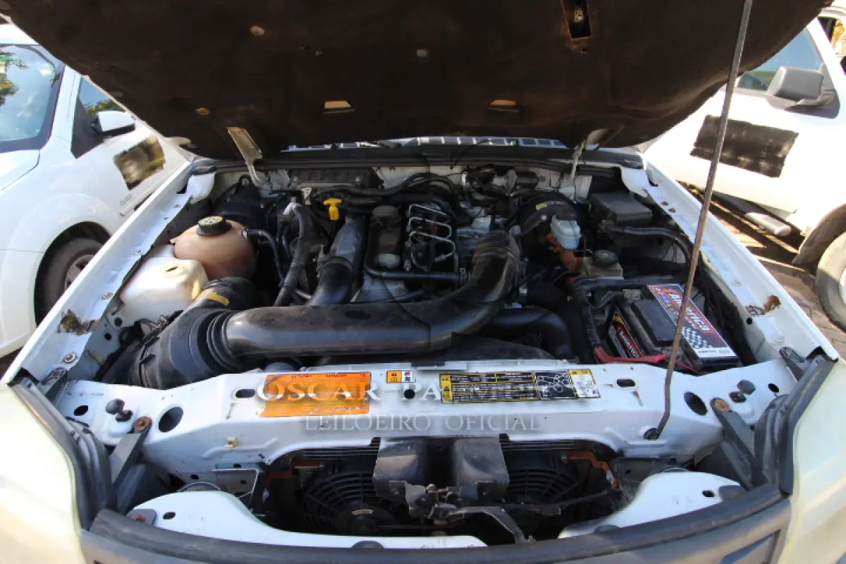 LOTE 017 - VEÍCULO: MARCA/MODELO: I/FORD RANGER XL 13P; FAB/MOD: 2011/2012; PLACA: NZM2315; CHASSI: 8AFER13P8CJ483707