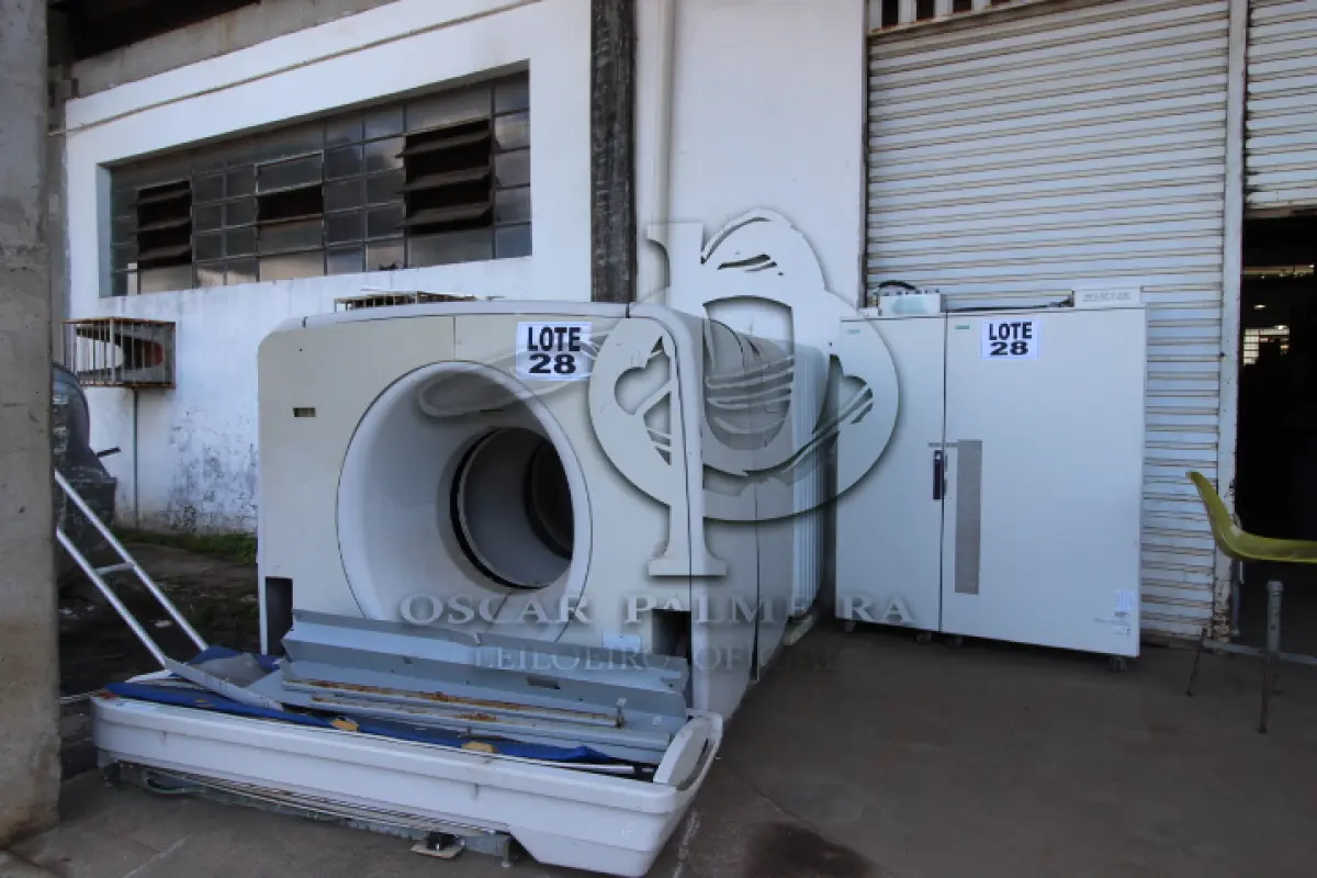 LOTE 028 - DIVERSOS MATERIAIS HOSPITALARES COMPOSTO DE: COMANDO SIEMENS, MAMÓGRAFOS (SUCATA), NO BREAKS, LAVADORA DE ROUPA INDUSTRIAL, TOMÓGRAFOS