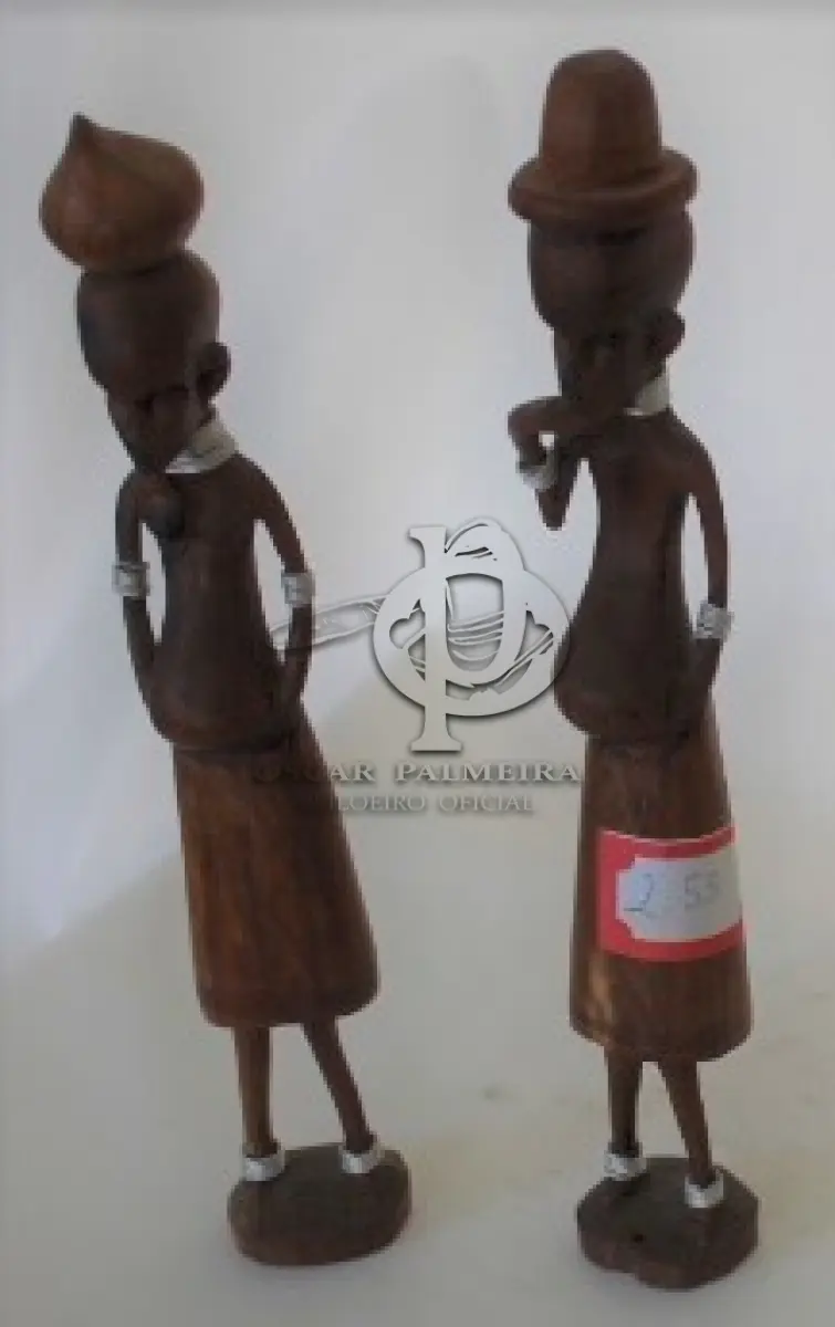 LOTE 055 - ESCULTURA