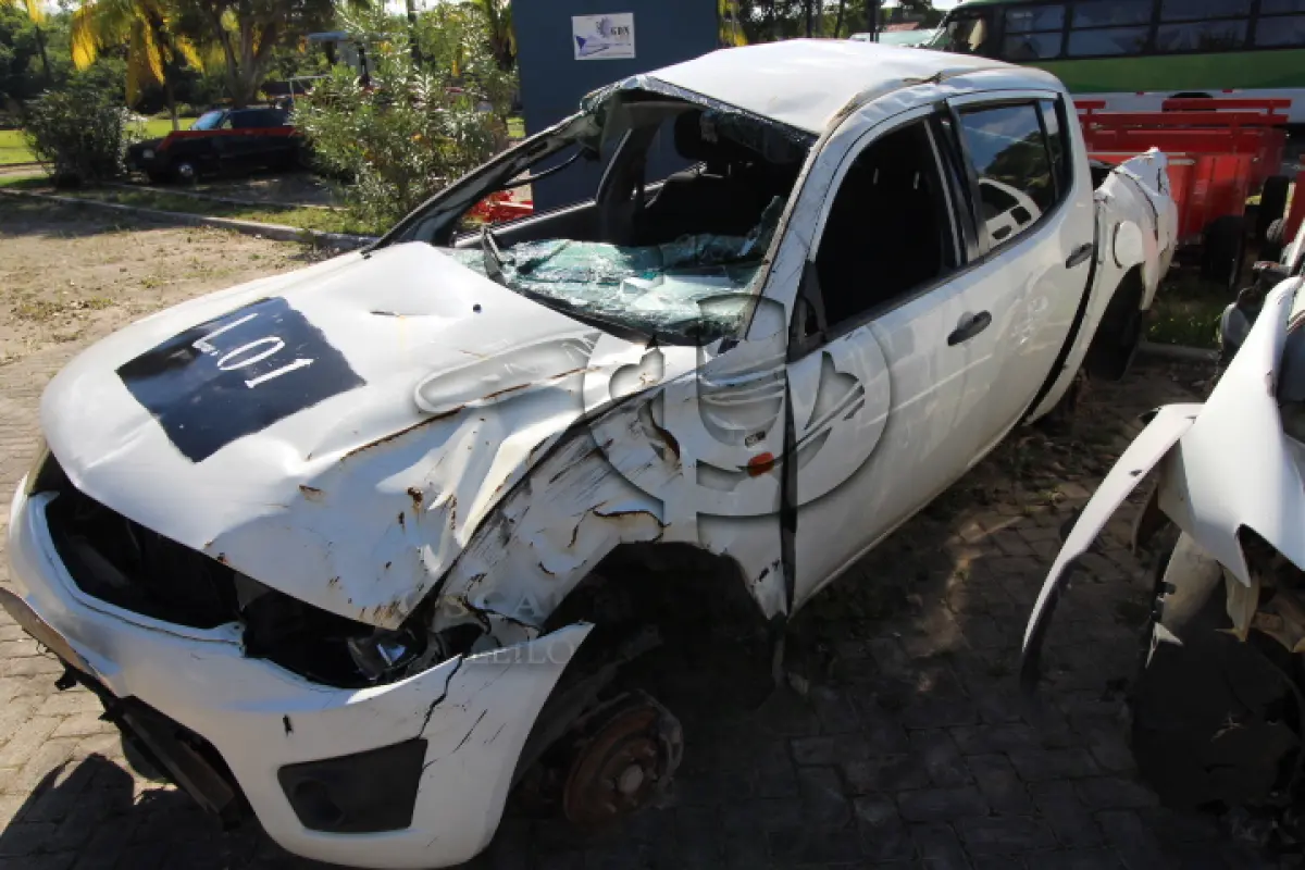 LOTE 001 - SUCATA DE VEÍCULOS:    IDEA ADVENTURE FLEX, CHASSI 9BD13531692111682,     L200 TRITON GLX D, CHASSI 93XXNKB8TJCH31387