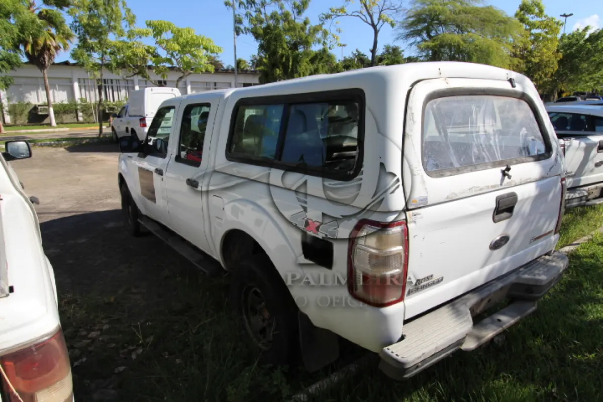 LOTE 018 - VEÍCULO: MARCA/MODELO: I/FORD RANGER XL 13P; FAB/MOD: 2011/2012; PLACA: NZM3042; CHASSI: 8AFER13P0CJ476170