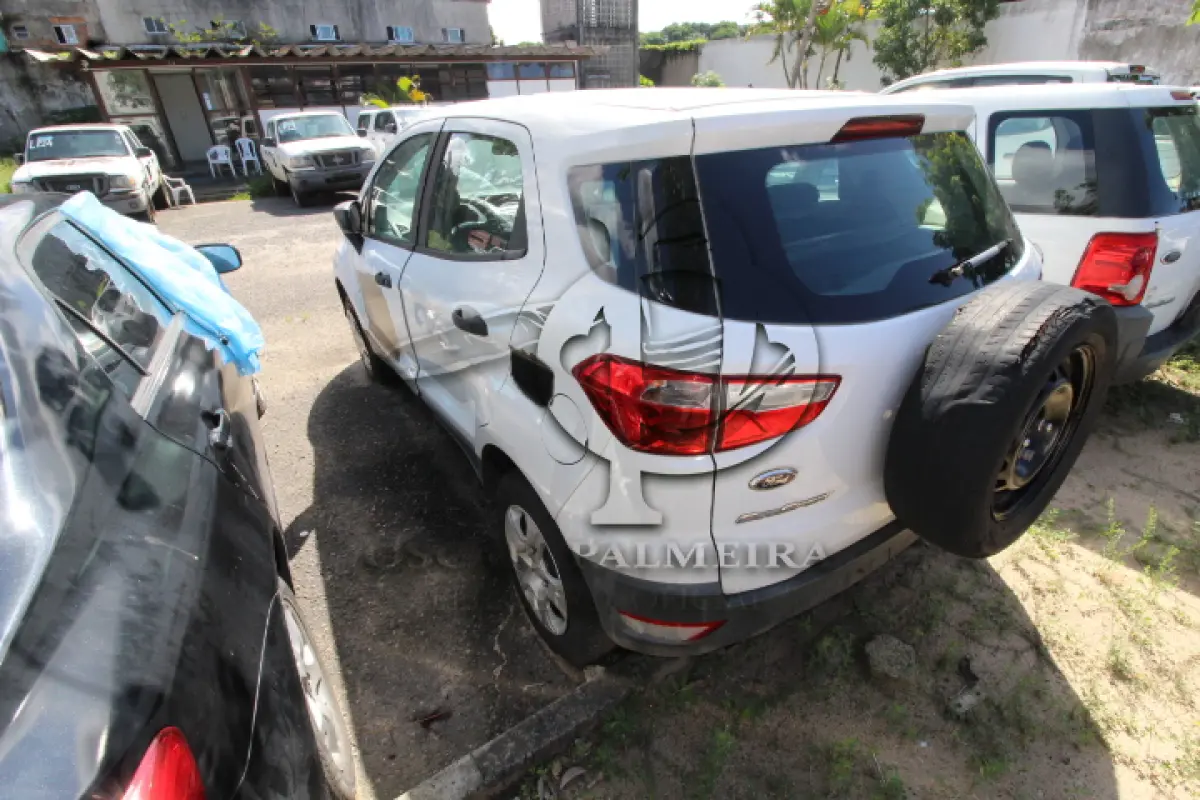 LOTE 057 - VEÍCULO; MARCA/MODELO: FORD/ECOSPORT S 1.6 FAB/MOD: 2013/2014 PLACA: OUN4198 CHASSI: 9BFZB55P7E8852476