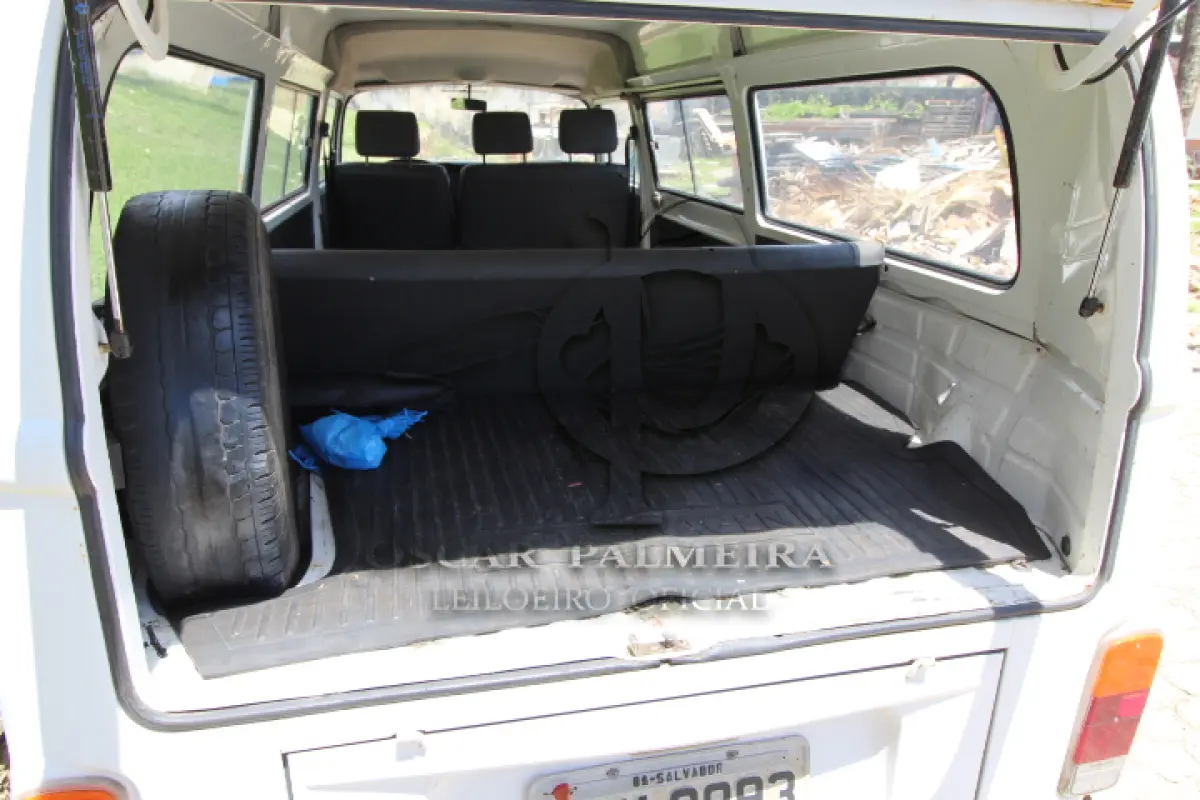 LOTE 012 - VEÍCULO - VW KOMBI, ANO/MOD 2013/2014.