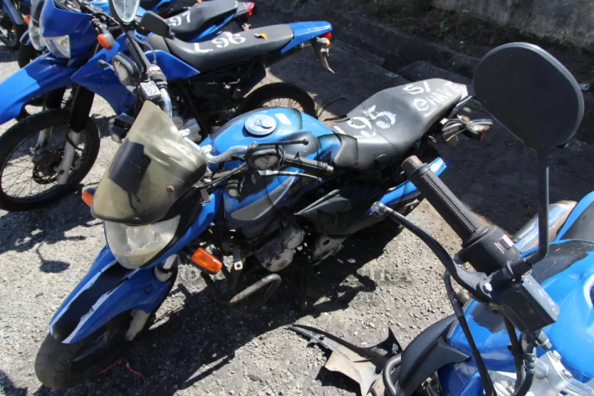 LOTE 095 - VEÍCULO; MARCA/MODELO: HONDA/CB 300R FAB/MOD: 2012/2012 PLACA: OLB8228 CHASSI: 9C2NC4310CR070407