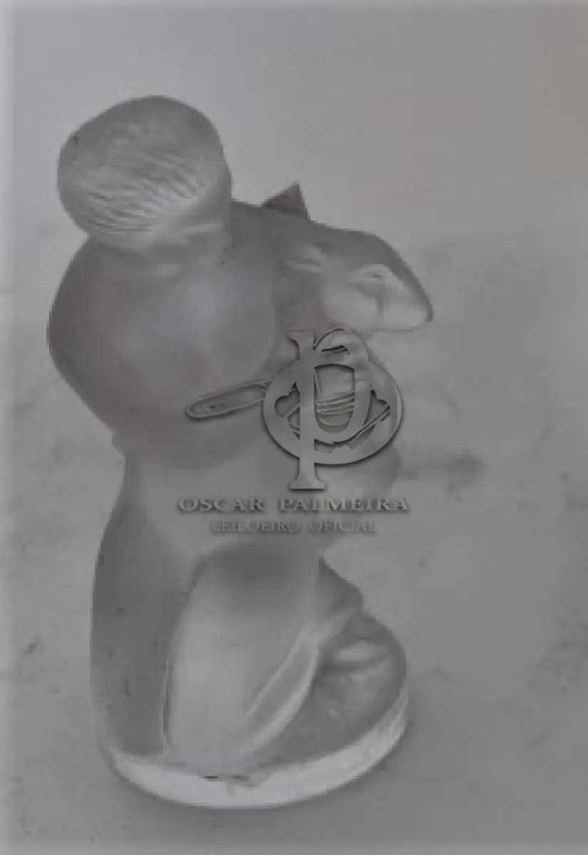 LOTE 065 - ESCULTURA