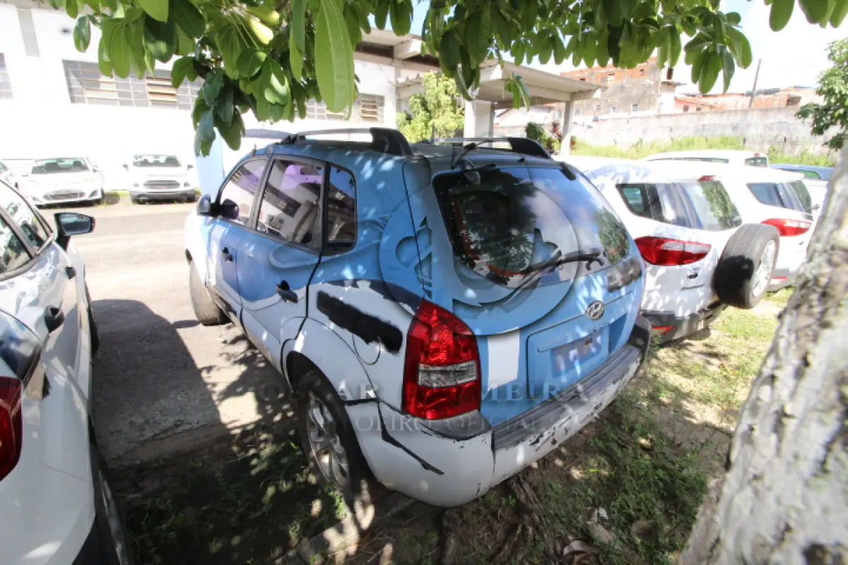 LOTE 070 - VEÍCULO; MARCA/MODELO: HYUNDAI/TUCSON GLB FAB/MOD: 2012/2013 PLACA: PGA1482 CHASSI: 95PJM81BPDB048361