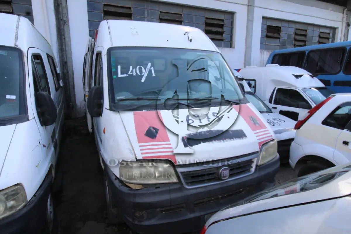 LOTE 040 - SUCATA DE VEÍCULOS:    DUCATO MC RONTAN, CHASSI 93W245G34B2056975    GOL PATRULHEIRO 1.5, CHASSI 9BWCB05X95P063373