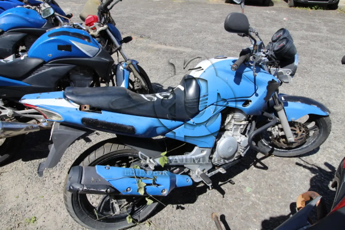 LOTE 099 - VEÍCULO; MARCA/MODELO: YAMAHA/FAZER YS250 FAB/MOD: 2009/2010 PLACA: NTF5866 CHASSI: 9C6KG0270A0017500