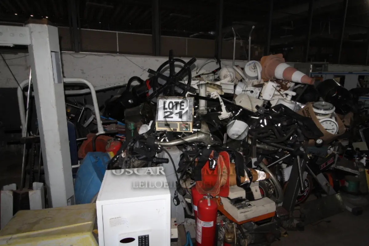 LOTE 021 - DIVERSOS MATERIAIS DE USO DIVERSOS COMPOSTO DE: MEDIDOR DE OD PORTÁTIL, ESCADAS, MÁQUINA DE CHANCELA, MONITOR DE VÍDEO LED, CÂMERAS DE SEGURANÇA, MOTORES DE BARCO, BICICLETAS ERGOMÉTRICAS, ESTEIRAS ERGOMÉTRICAS, COMPRESSORES, BASTÃO PARA GPS, RECEPTORES DE SINAIS GPS, ASPIRADORES DE PÓ, BICICLETAS, ALICATES HIDRÁULICOS, GERADORES, EQUIPAMENTO DE RESPIRAÇÃO AUTÔNOMO