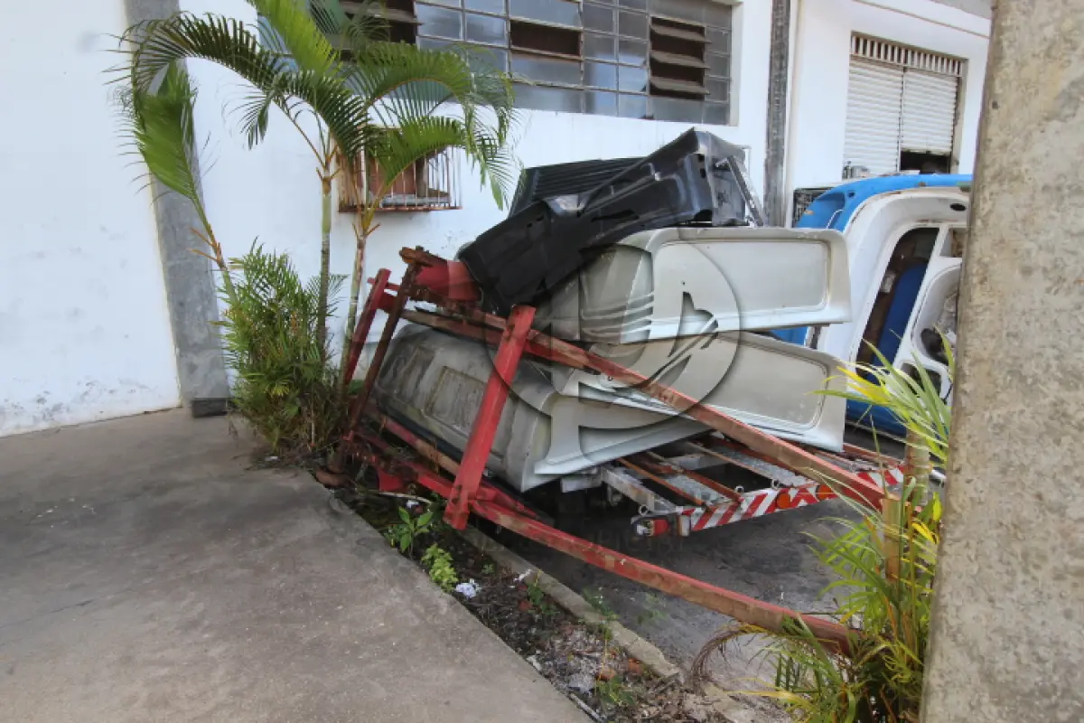 LOTE 029 - DIVERSOS MATERIAIS DE USO DIVERSOS COMPOSTO DE: PRANCHA 1E, CHASSI 9A9LRP101BBEN6070