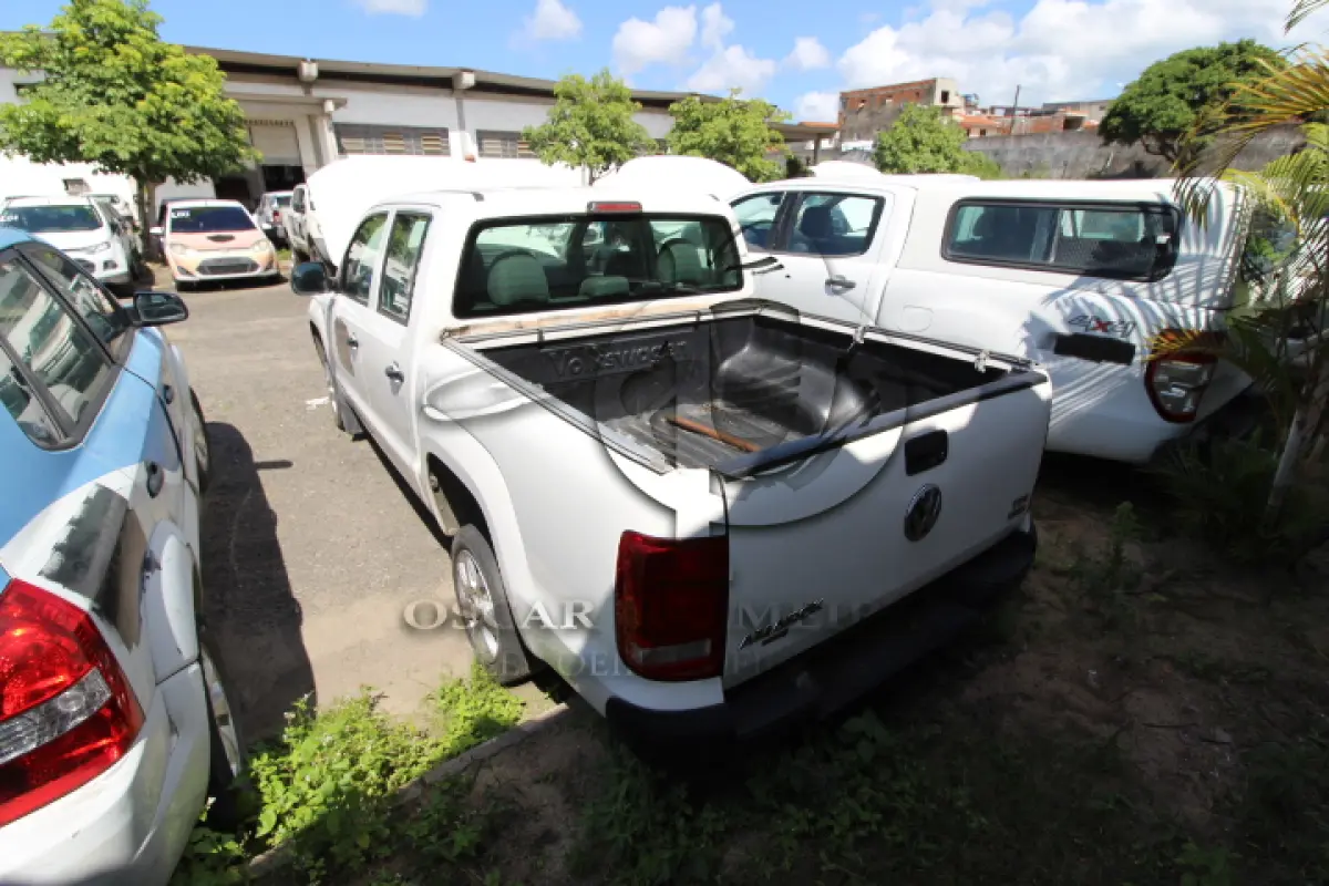 LOTE 121 - VEÍCULO; MARCA/MODELO: I/VW AMAROK CD 4X4 SE FAB/MOD: 2013/2014 PLACA: OZI4867 CHASSI: WV1DB42H8EA028416