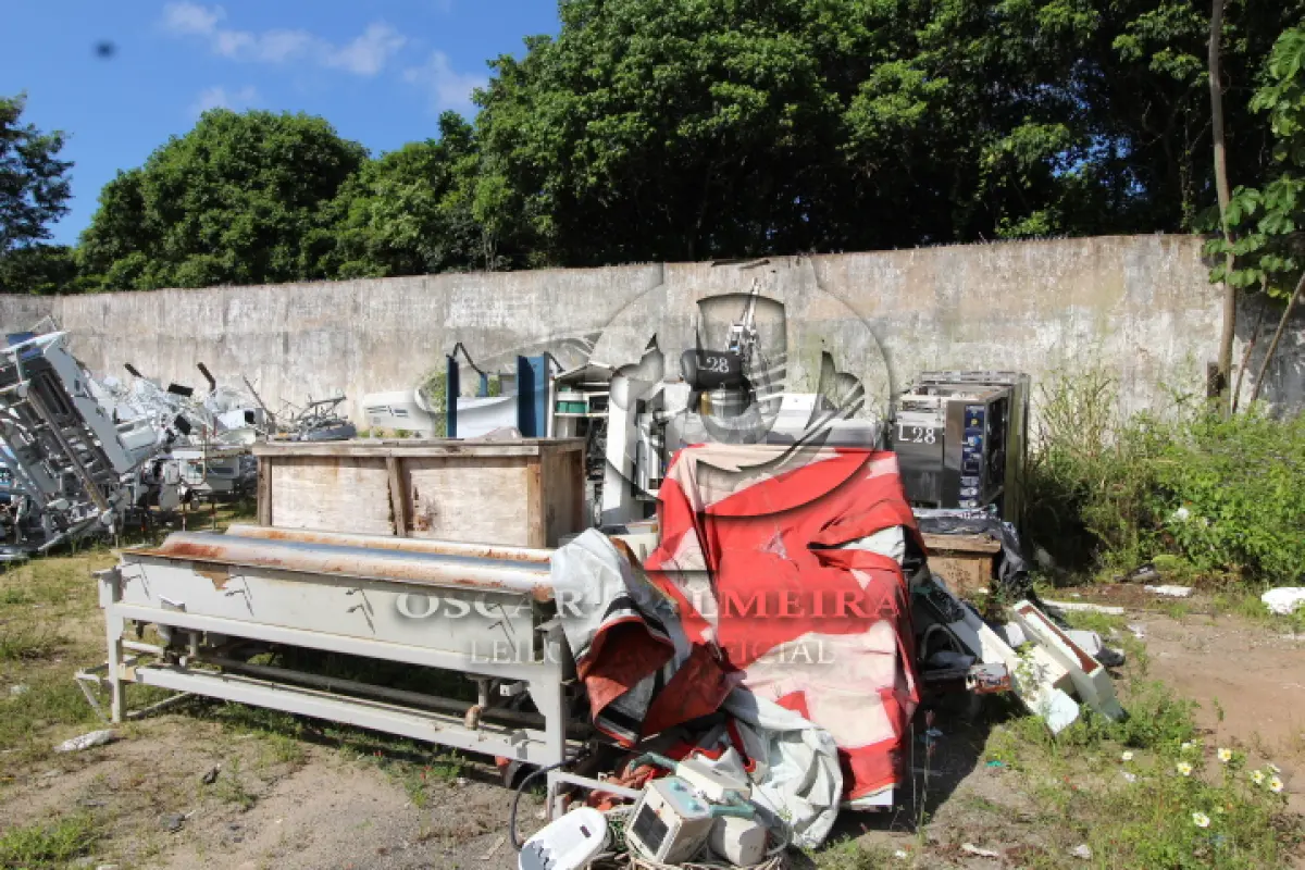 LOTE 028 - DIVERSOS MATERIAIS HOSPITALARES COMPOSTO DE: COMANDO SIEMENS, MAMÓGRAFOS (SUCATA), NO BREAKS, LAVADORA DE ROUPA INDUSTRIAL, TOMÓGRAFOS