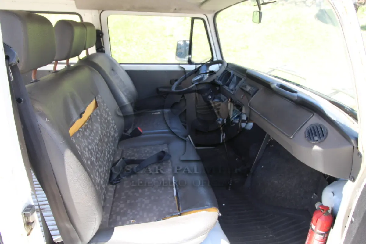 LOTE 012 - VEÍCULO - VW KOMBI, ANO/MOD 2013/2014.