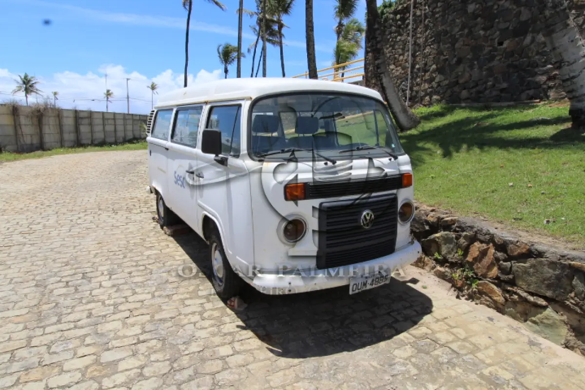 LOTE 011 - VEÍCULO - VW KOMBI, ANO/MOD 2013/2014.