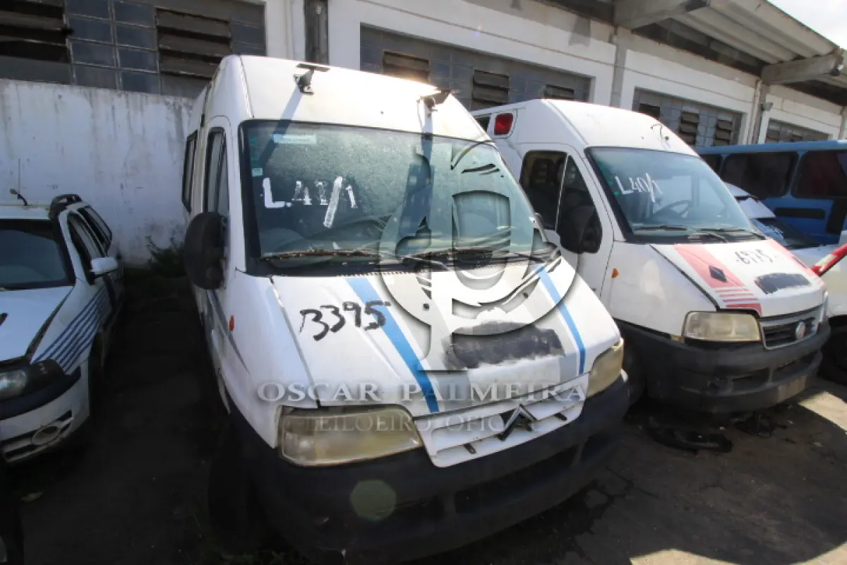 LOTE 041 - SUCATA DE VEÍCULOS:    SPIN 1.8L MT LSE, CHASSI 9BGJG7520HB127666    JUMPER F35 LH, CHASSI 935ZCWMNCE2123395