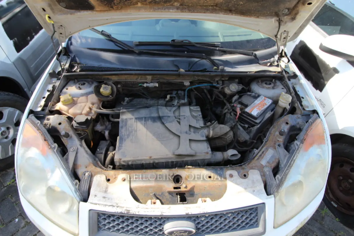 LOTE 007 - VEÍCULO: MARCA/MODELO: FORD/FIESTA 1.6 FLEX; FAB/MOD: 2009/2009; PLACA: JSL2317; CHASSI: 9BFZF55P798434252