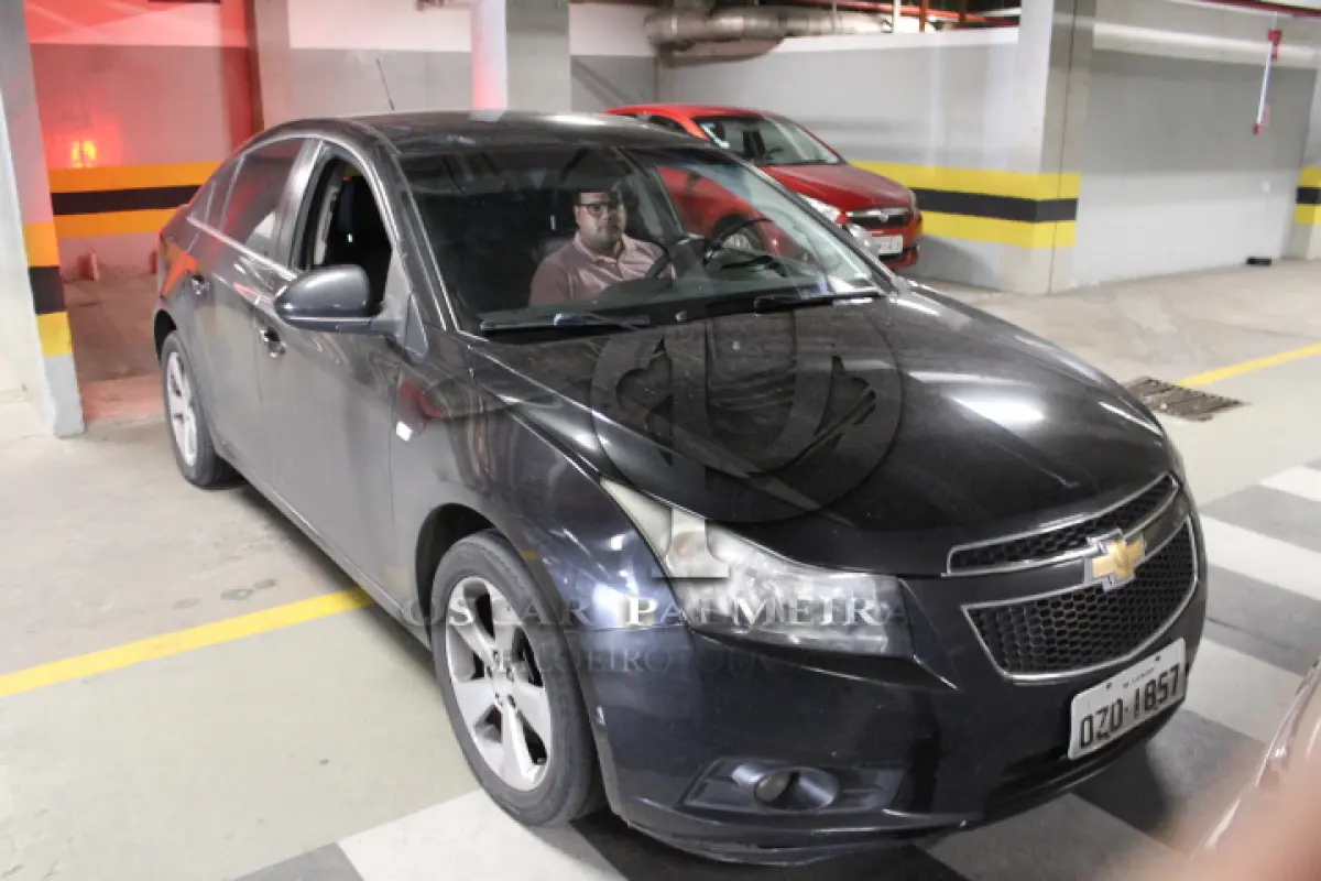 LOTE 017 - VEÍCULO - CHEVROLET CRUZE LT NB, ANO/MOD 2014/2014.