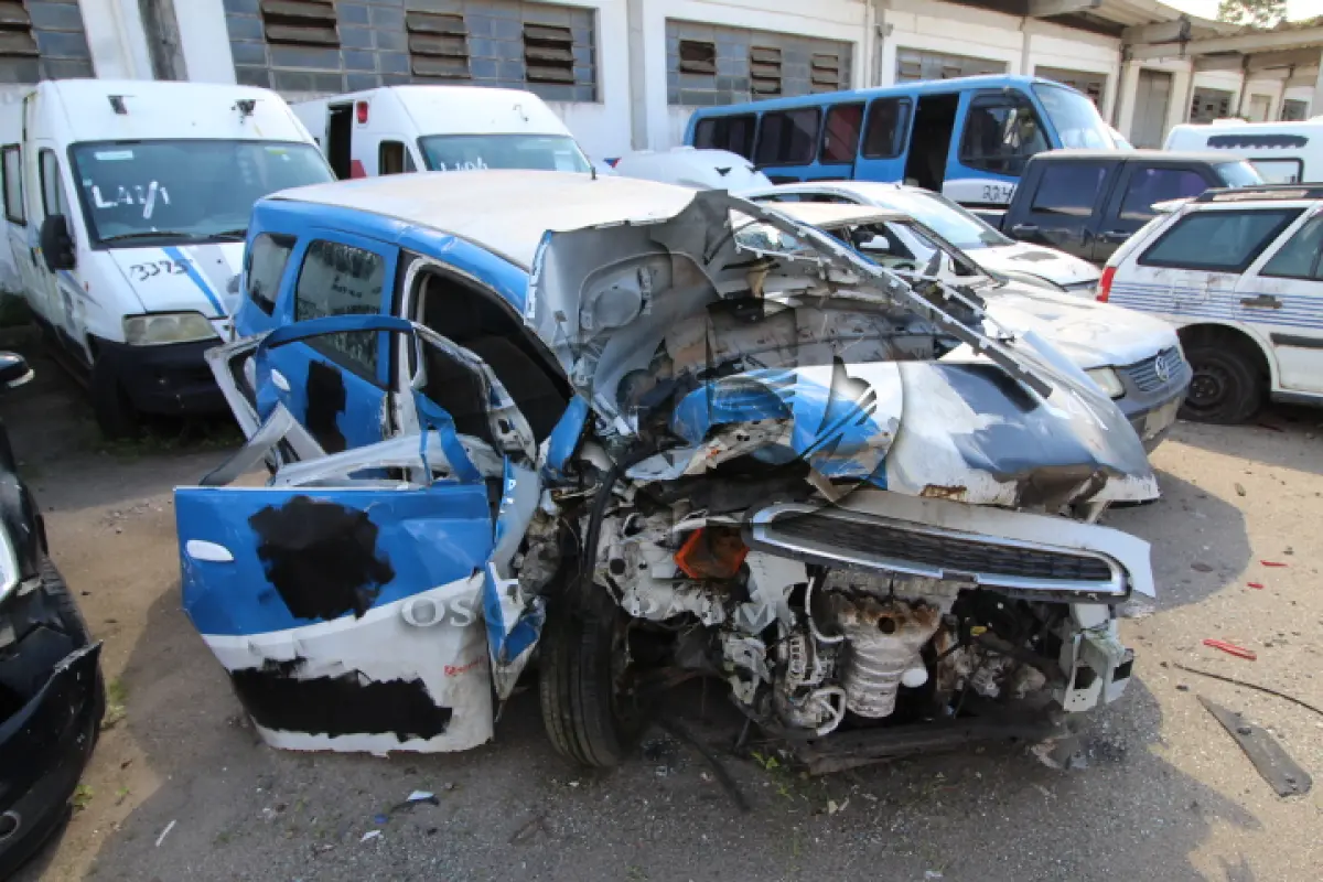 LOTE 041 - SUCATA DE VEÍCULOS:    SPIN 1.8L MT LSE, CHASSI 9BGJG7520HB127666    JUMPER F35 LH, CHASSI 935ZCWMNCE2123395