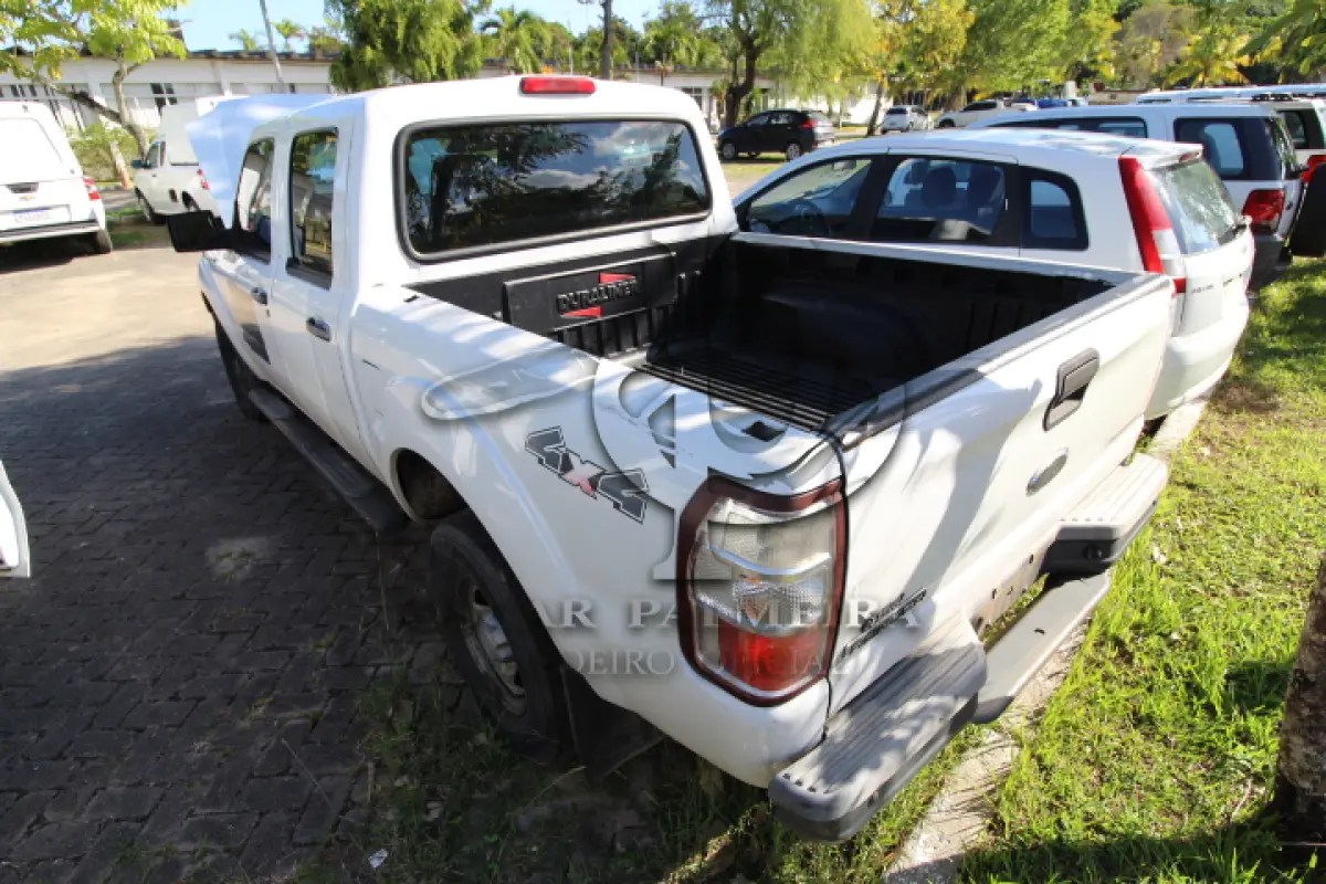 LOTE 017 - VEÍCULO: MARCA/MODELO: I/FORD RANGER XL 13P; FAB/MOD: 2011/2012; PLACA: NZM2315; CHASSI: 8AFER13P8CJ483707