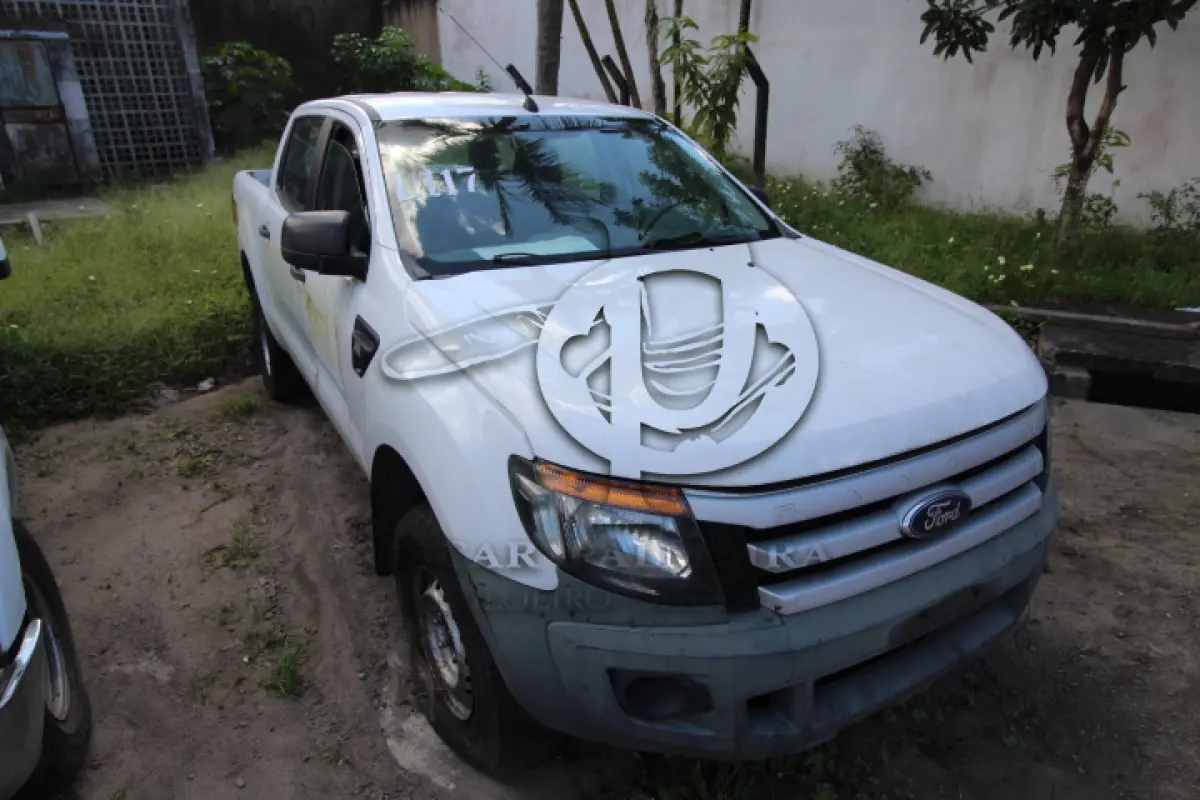 LOTE 117 - VEÍCULO; MARCA/MODELO: I/FORD RANGER XL CD4 22 FAB/MOD: 2012/2013 PLACA: OKY9513 CHASSI: 8AFAR23J5DJ068491