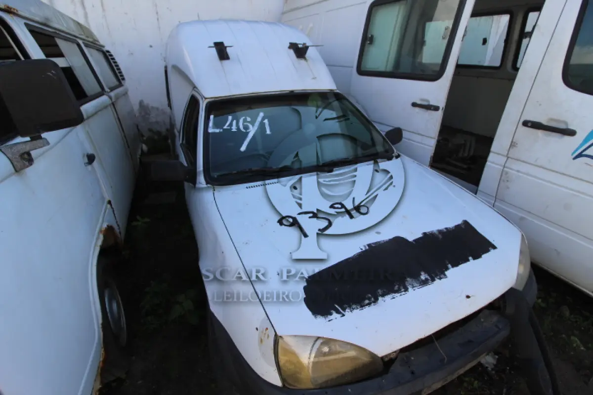 LOTE 046 - SUCATA DE VEÍCULOS:    KOMBI LOTAÇÃO, CHASSI 9BWGF07X68P023503    COURIER RONTAN, CHASSI 9BFNSZPPA5B979396