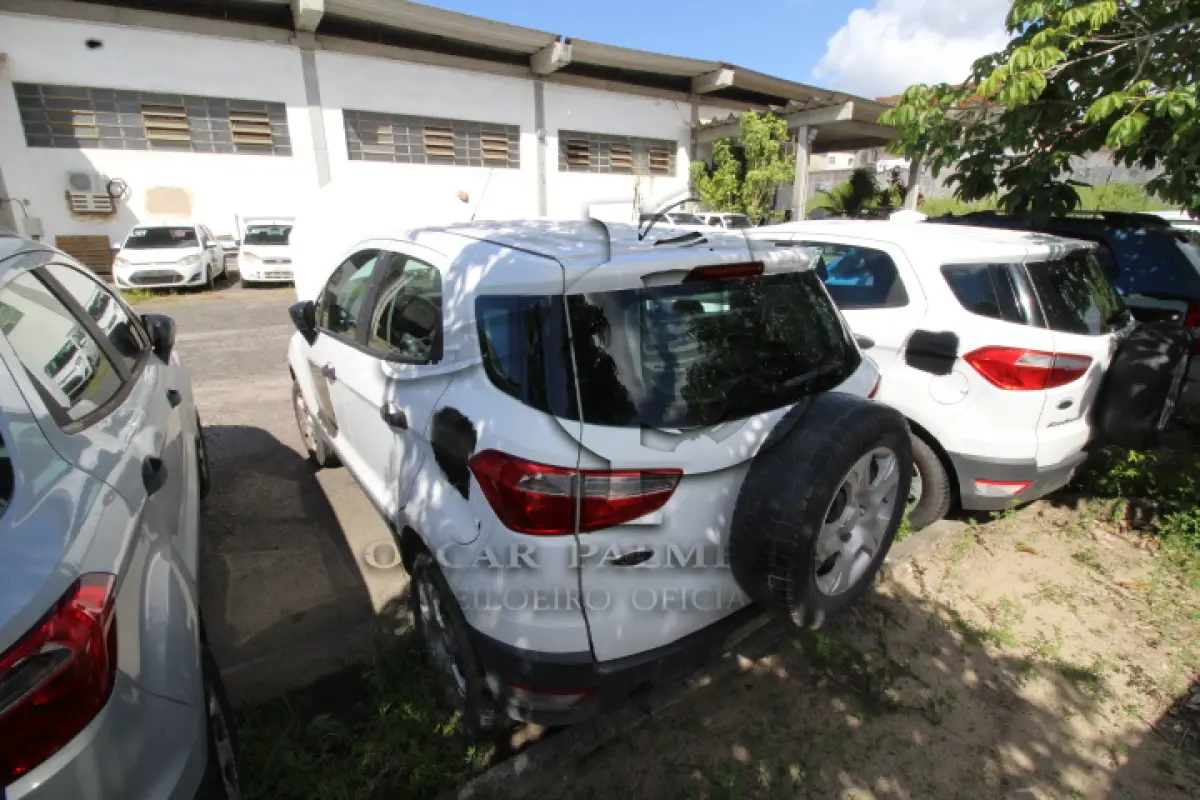 LOTE 068 - VEÍCULO; MARCA/MODELO: FORD/ECOSPORT S 1.6 FAB/MOD: 2012/2013 PLACA: OKS8670 CHASSI: 9BFZB55P1D8764828