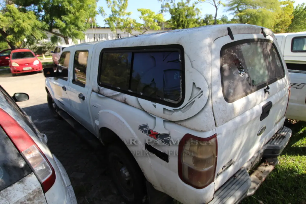 LOTE 020 - VEÍCULO: MARCA/MODELO: I/FORD RANGER XL 13P; FAB/MOD: 2011/2012; PLACA: NZM5083; CHASSI: 8AFER13P0CJ476167