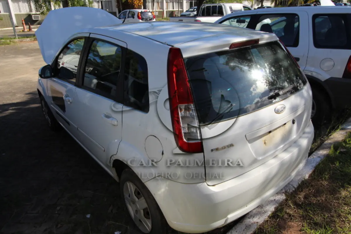 LOTE 016 - VEÍCULO: MARCA/MODELO: FORD/FIESTA 1.6 FLEX; FAB/MOD: 2009/2009; PLACA: JSL7908; CHASSI: 9BFZF55P798422313