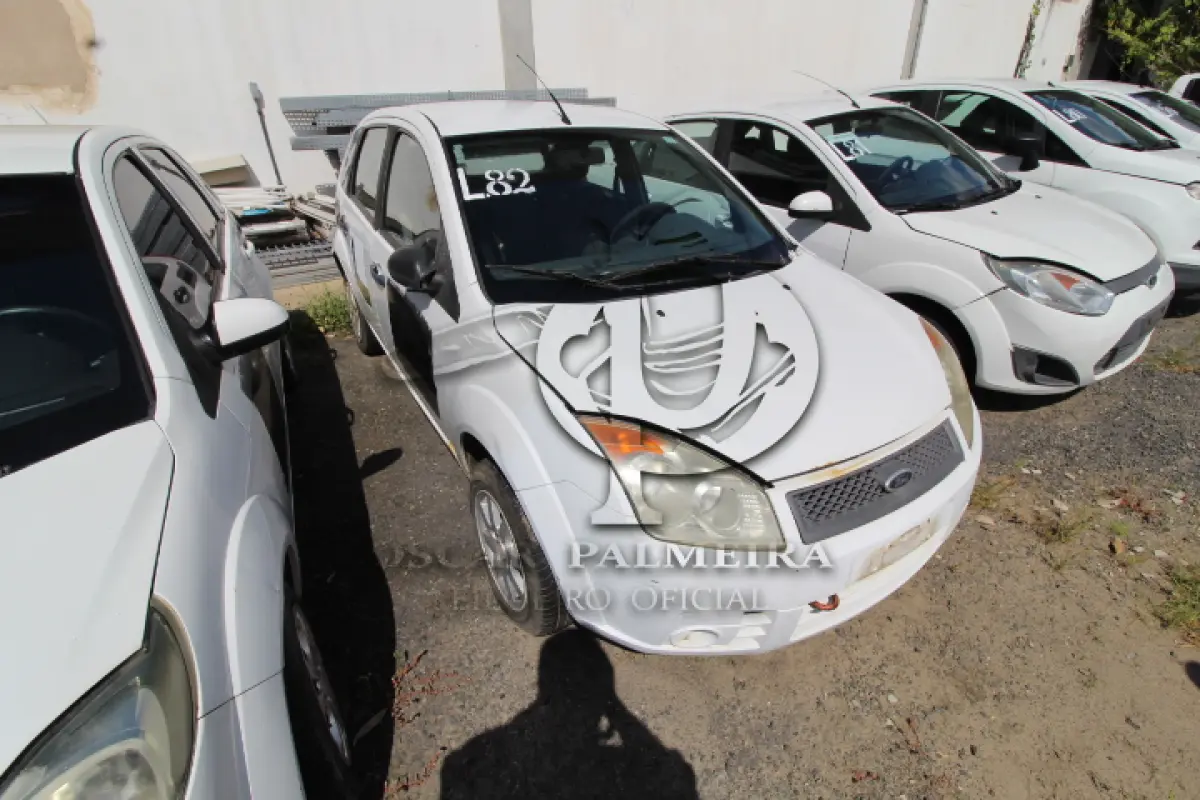 LOTE 082 - VEÍCULO; MARCA/MODELO: FORD/FIESTA FLEX FAB/MOD: 2008/2009 PLACA: JRX9498 CHASSI: 9BFZF55AX98357002