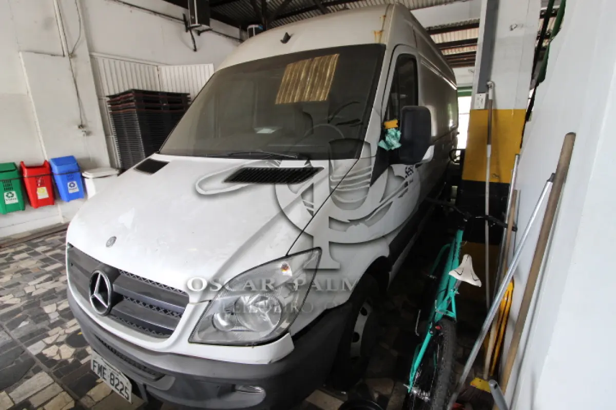 LOTE 013 - VEÍCULO - M.BENZ 515CDI SPRINTER F, AONO/MOD 2014/2014.
