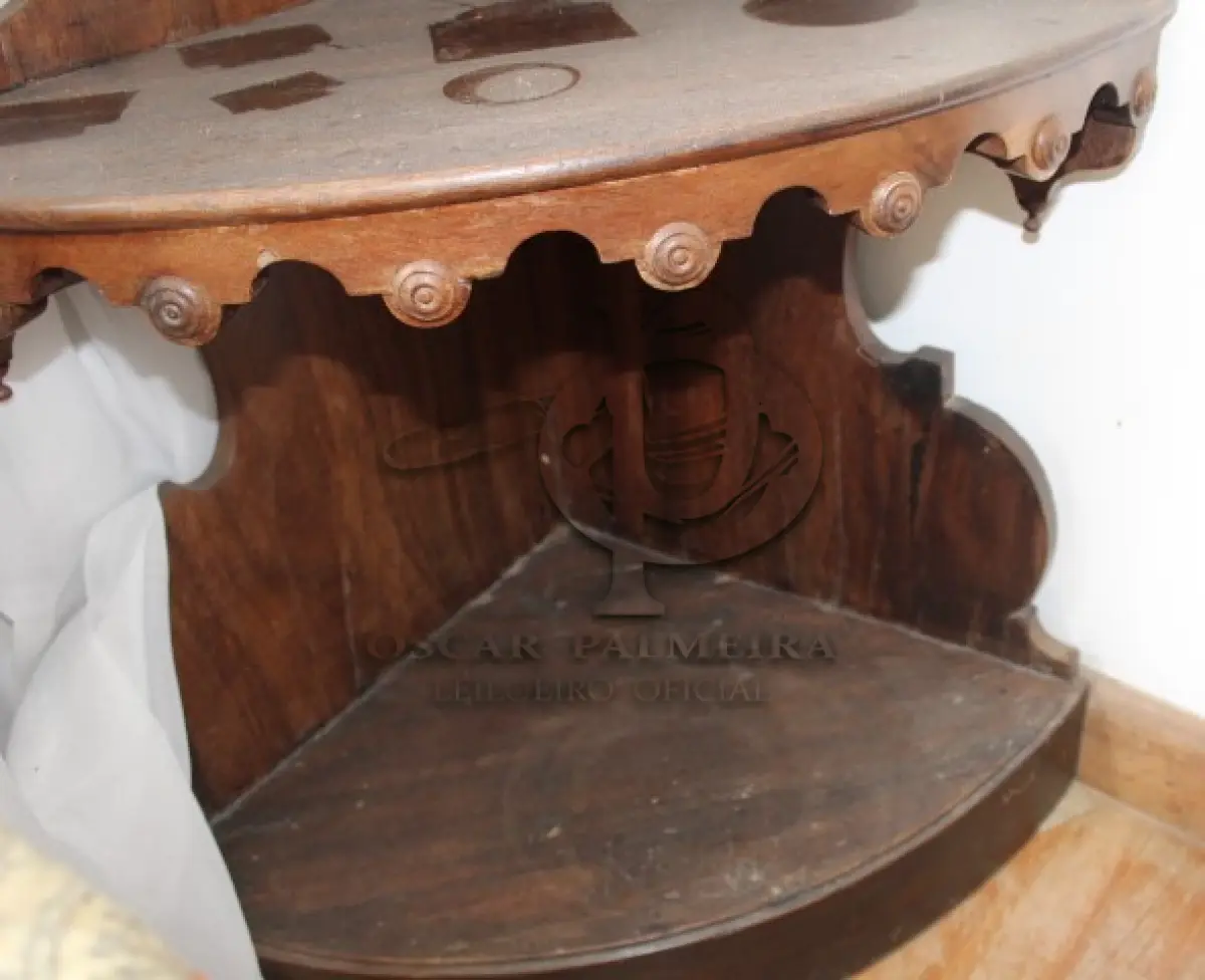 LOTE 010 - MÓVEL DE CANTO