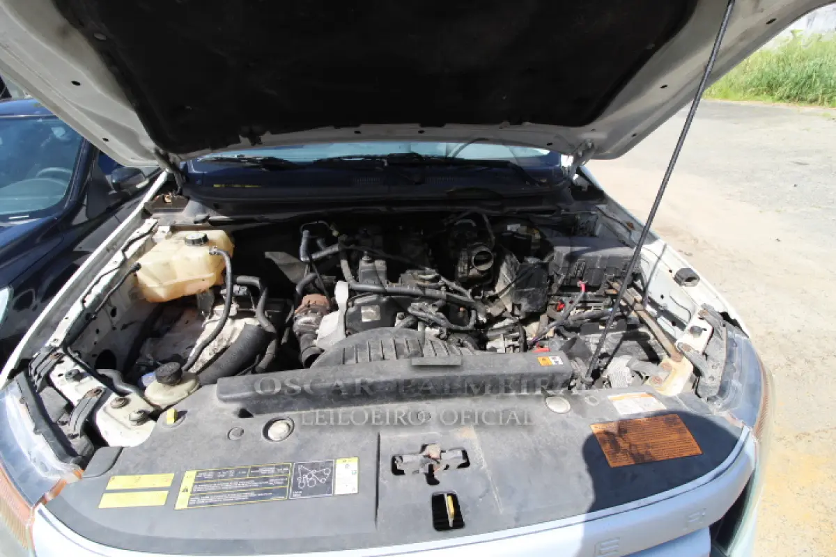 LOTE 048 - VEÍCULO; MARCA/MODELO: I/FORD RANGER XL CD4 22; FAB/MOD: 2013/2013; PLACA: OUM5311; CHASSI: 8AFAR23JXDJ127860