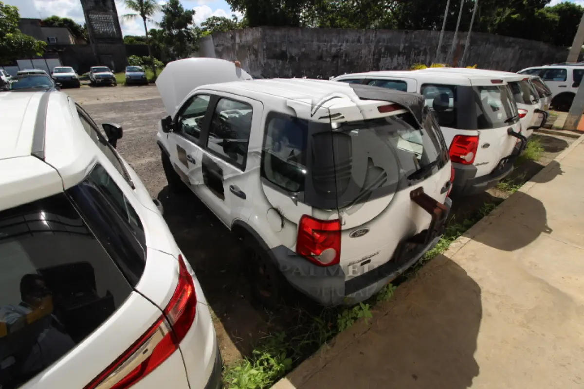 LOTE 085 - VEÍCULO; MARCA/MODELO: FORD/ECOSPORT XL 1.6FLEX FAB/MOD: 2009/2009 PLACA: JSA3642 CHASSI: 9BFZE55PX98513630