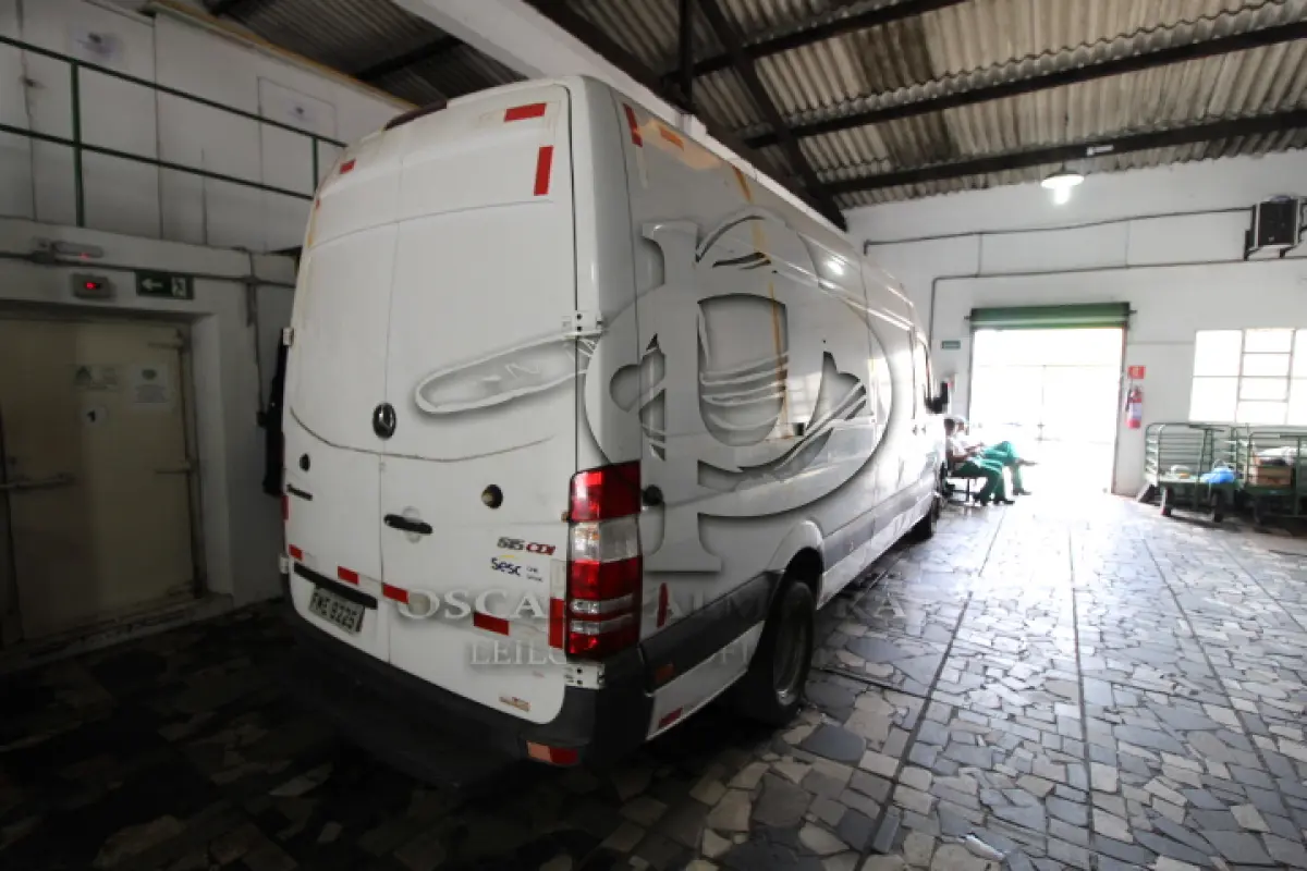 LOTE 013 - VEÍCULO - M.BENZ 515CDI SPRINTER F, AONO/MOD 2014/2014.