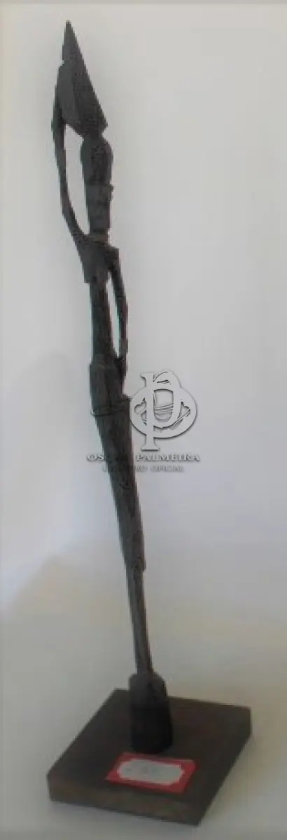 LOTE 057 - ESCULTURA