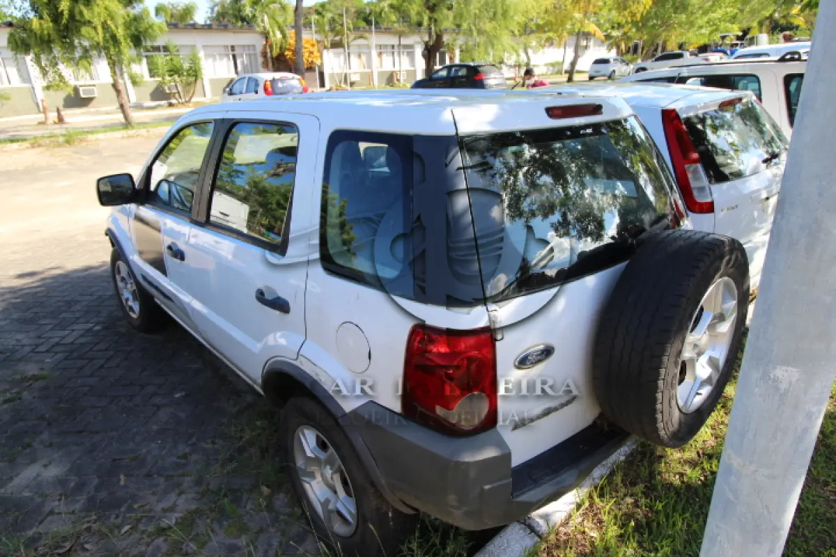 LOTE 015 - VEÍCULO: MARCA/MODELO: FORD/ECOSPORT XL 1.6FLEX; FAB/MOD: 2009/2009; PLACA: JSJ1560; CHASSI: 9BFZE55P198530767