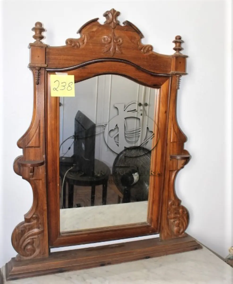 LOTE 238 - PENTEADEIRA