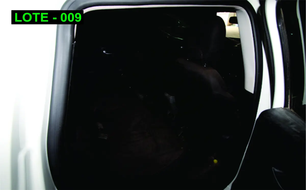 LOTE 009 - VEÍCULO - FIAT TORO VOLCANO 4x4, 2016/2017, DIESEL, DÉBITO POR CONTA DO ARREMATANTE R$ 780,94.