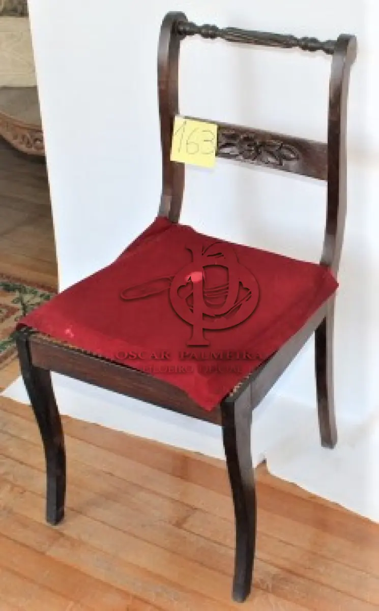 LOTE 163 - CADEIRA
