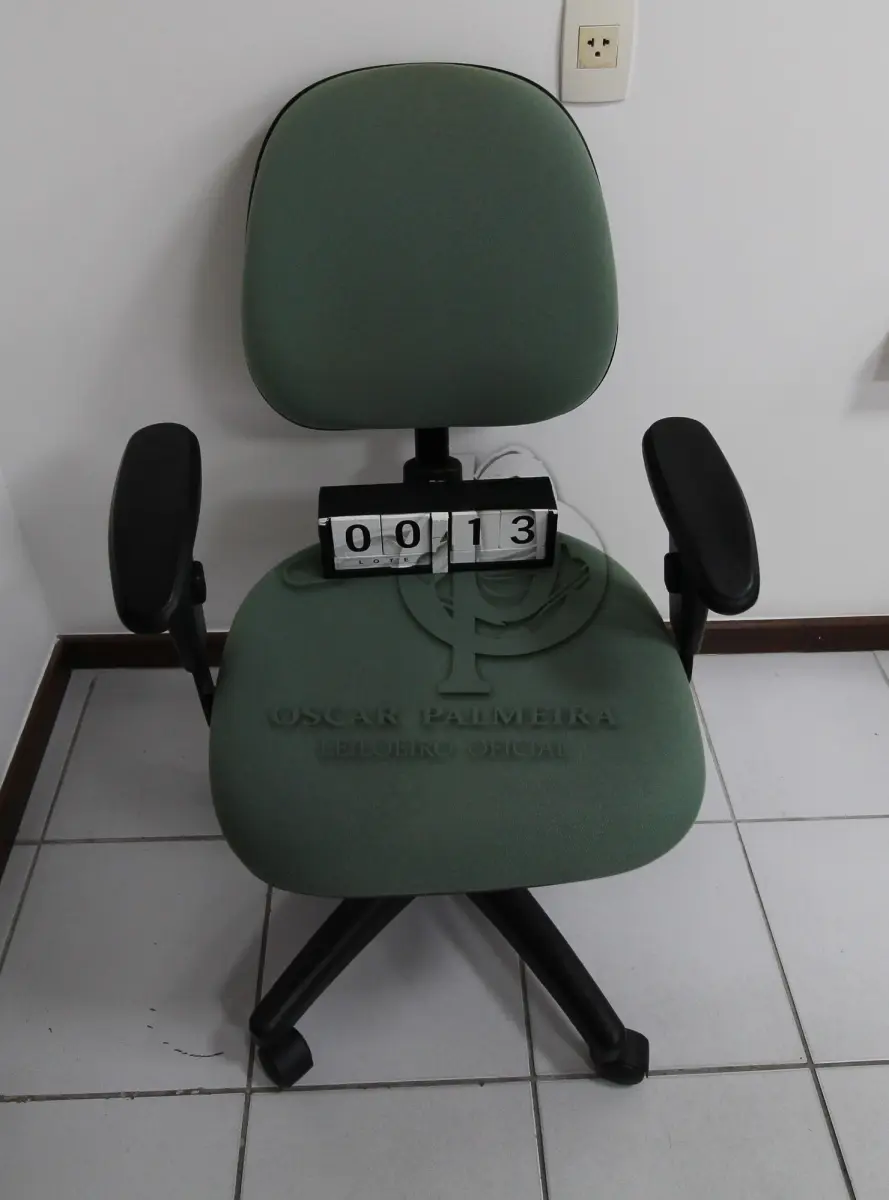 LOTE 013 - LOTE - 0013 - CADEIRA SECRETÁRIA GIRATÓRIA C/ BRAÇO