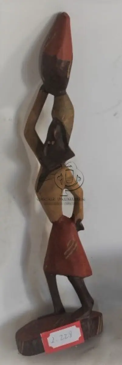 LOTE 228 - ESCULTURA