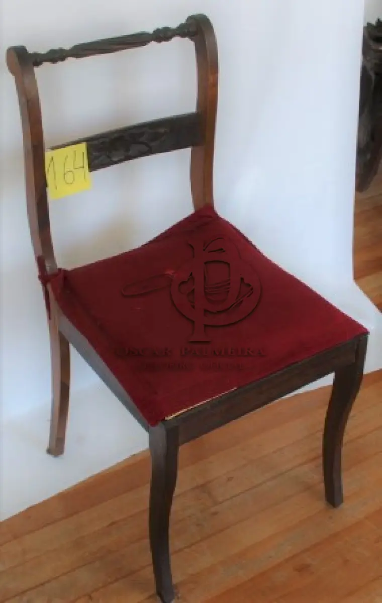 LOTE 164 - CADEIRA