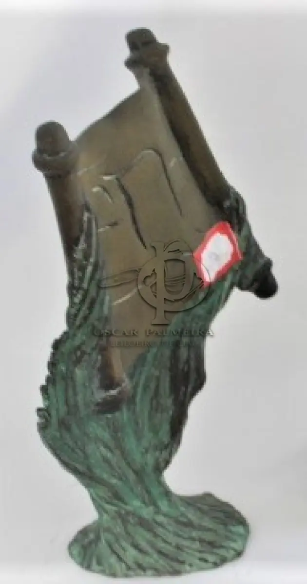 LOTE 095 - ESCULTURA