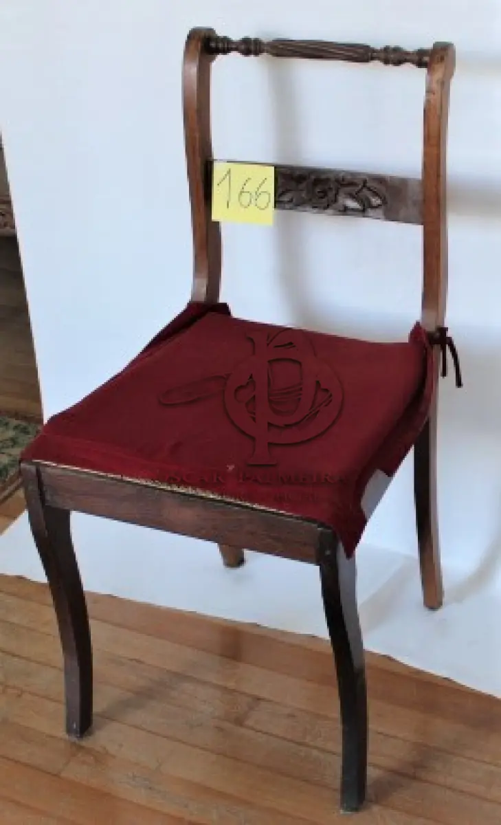 LOTE 166 - CADEIRA