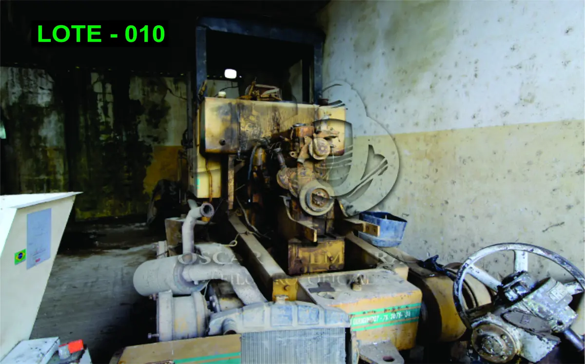 LOTE 010 - MÁQUINA - MOTONIVELADORA HUBER HWB 130M.