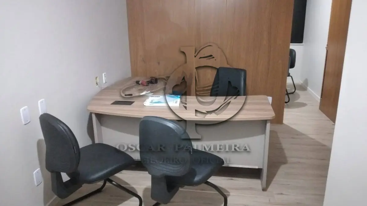 LOTE 008 - MÓVEIS PARA ESCRITÓRIO