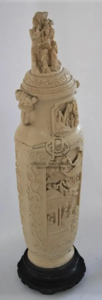 LOTE 136 - PEÇA DE DECORAÇÃO